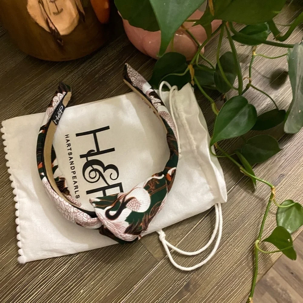 Headbands- 4/20 or 2/10! Swan print headband